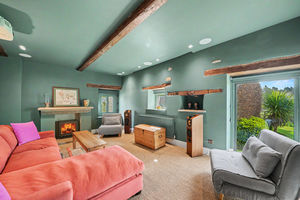 Snug/Cinema Room- click for photo gallery